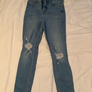 Old Navy Light Blue Distressed Skinny Jeans